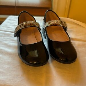 Kelly & Katie girls patent shoes size 11